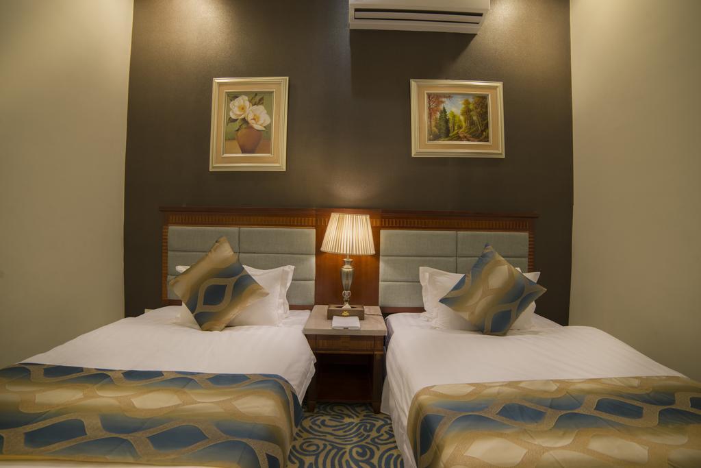Kyan Al Yarmouk Suites Riad Exterior foto